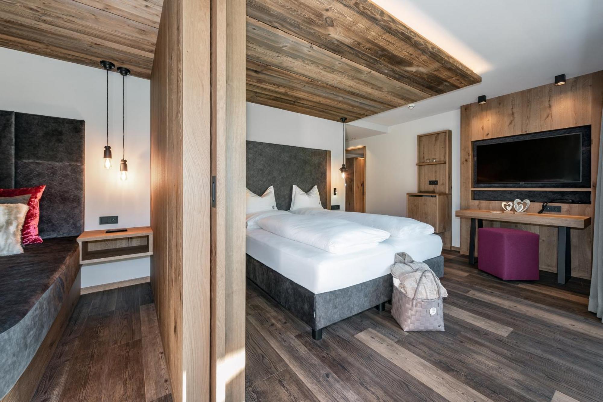 מרנזה Hotel Edelweiss מראה חיצוני תמונה